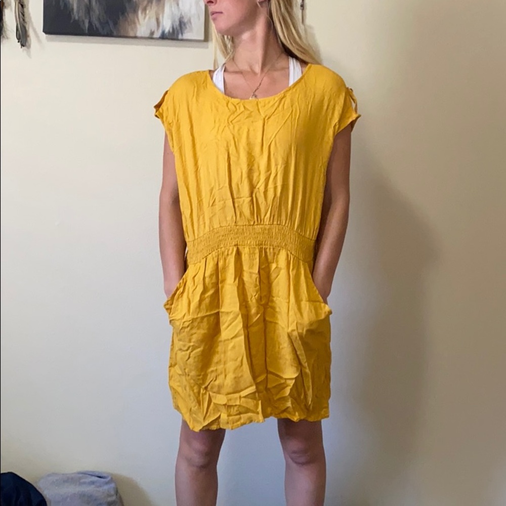Adorable dress with pockets